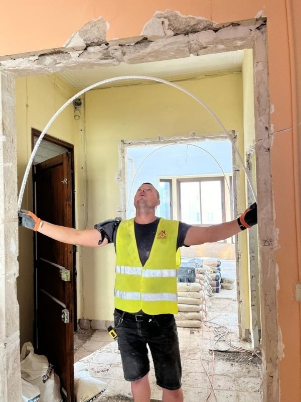 Creation of open architectural arches during refurbishment in Palma Mallorca - BuilWell Mallorca