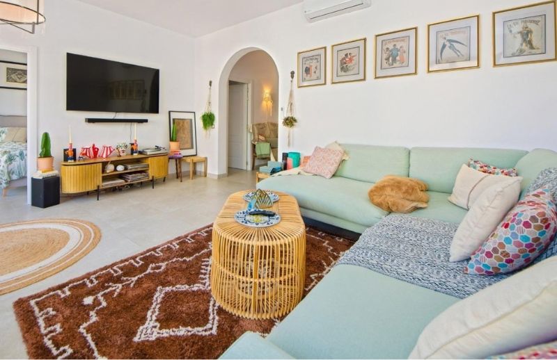 Renovate mediterranean living room with white arches in Palma Mallorca, home renovation Palma